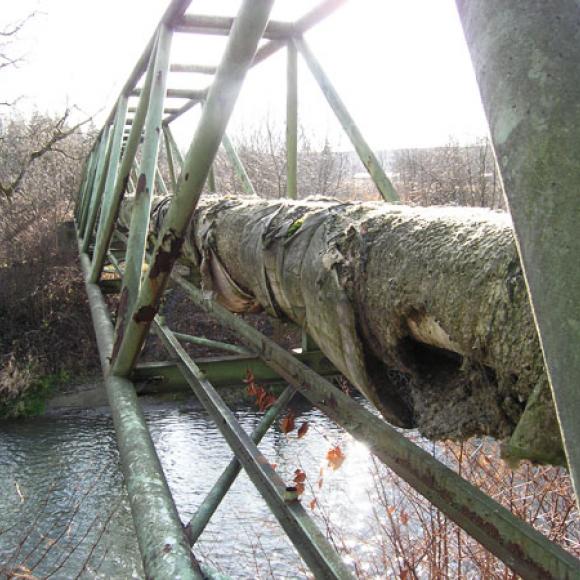 pipeline footbridges - before renewal of anticorrosion protection